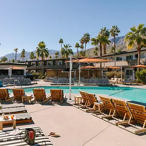 Hotel The V Powered By Sonder